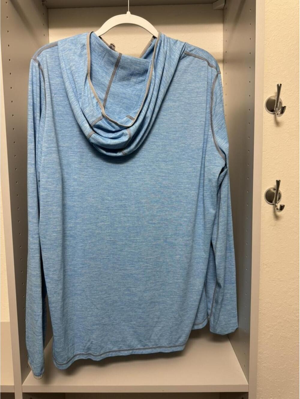 Patagonia Lightweight Blue Hooded Pullover Shirt, Size Large - Picture 2 of 3